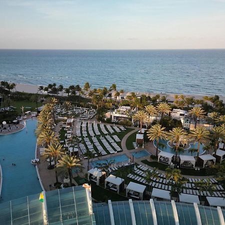 Fontainebleau Resort Balcony W Ocean + Bay View Miami Beach Exterior photo