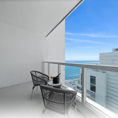 Fontainebleau Resort Balcony W Ocean + Bay View Miami Beach Exterior photo