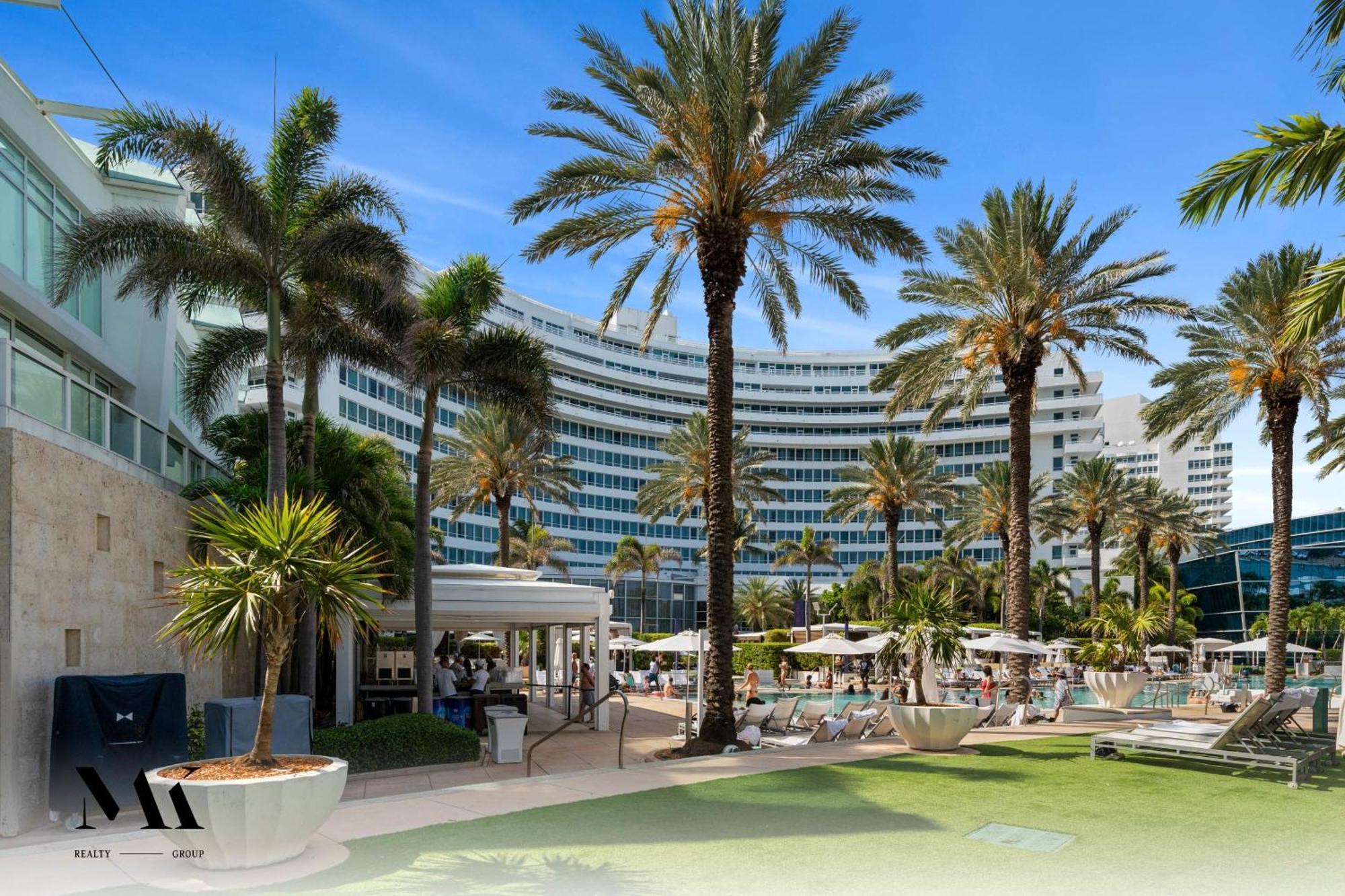 Fontainebleau Resort Balcony W Ocean + Bay View Miami Beach Exterior photo